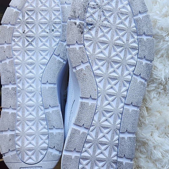 Puma - Picture 7 of 9